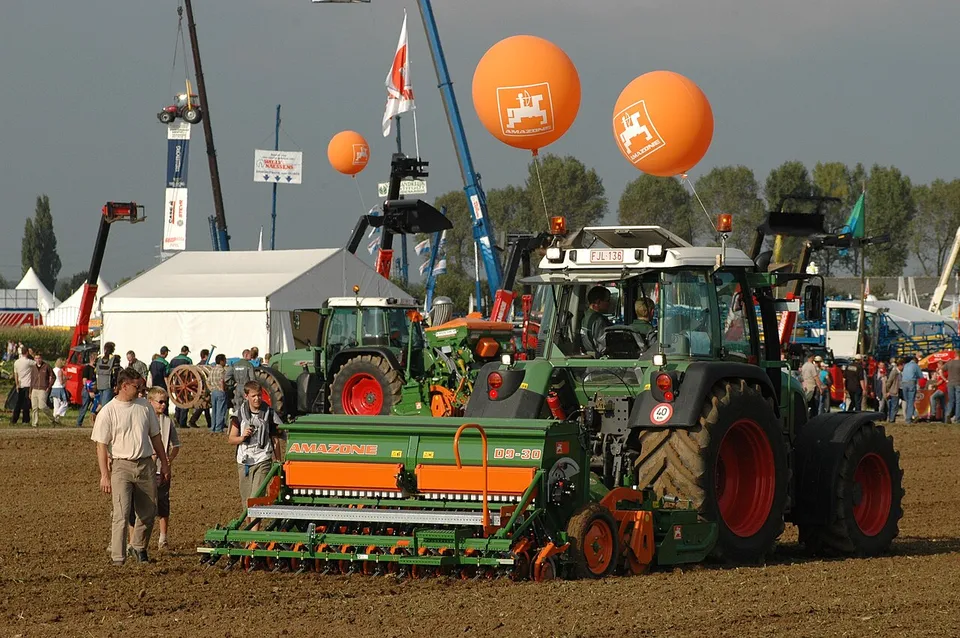 Fendt Farmer 412 Vario tractor