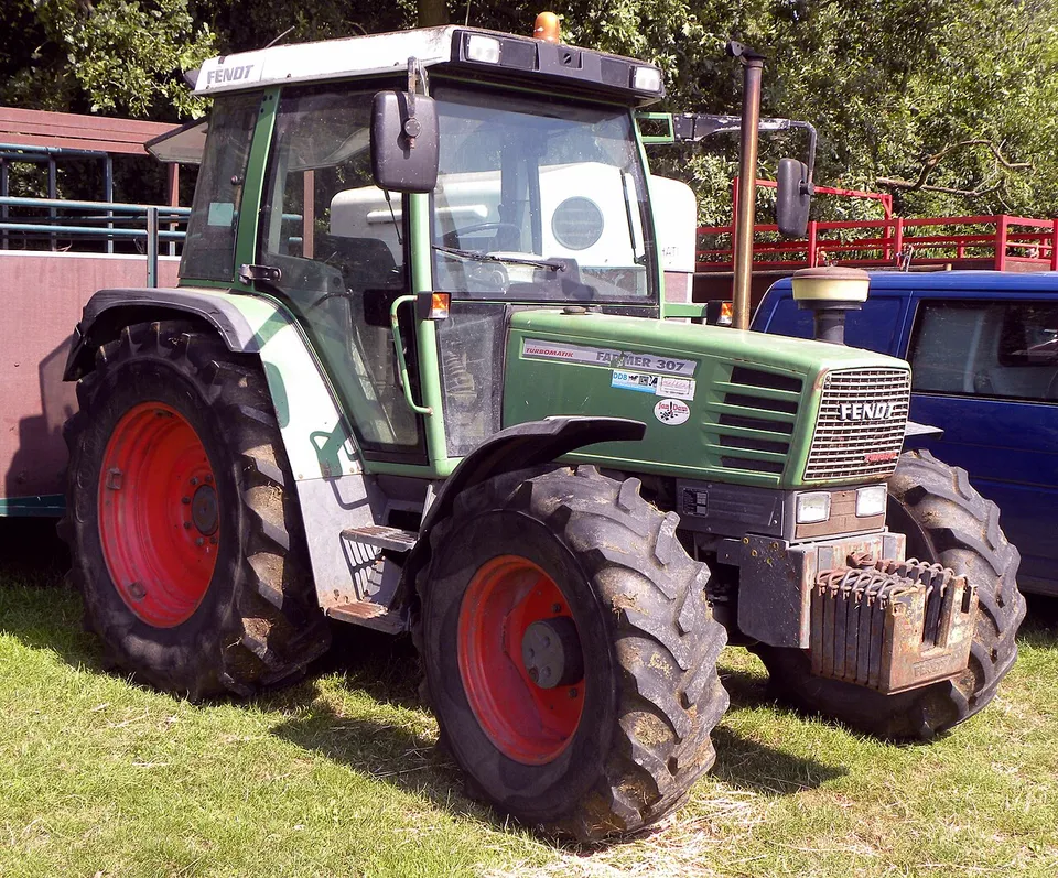 Fendt Farmer 307 tractor