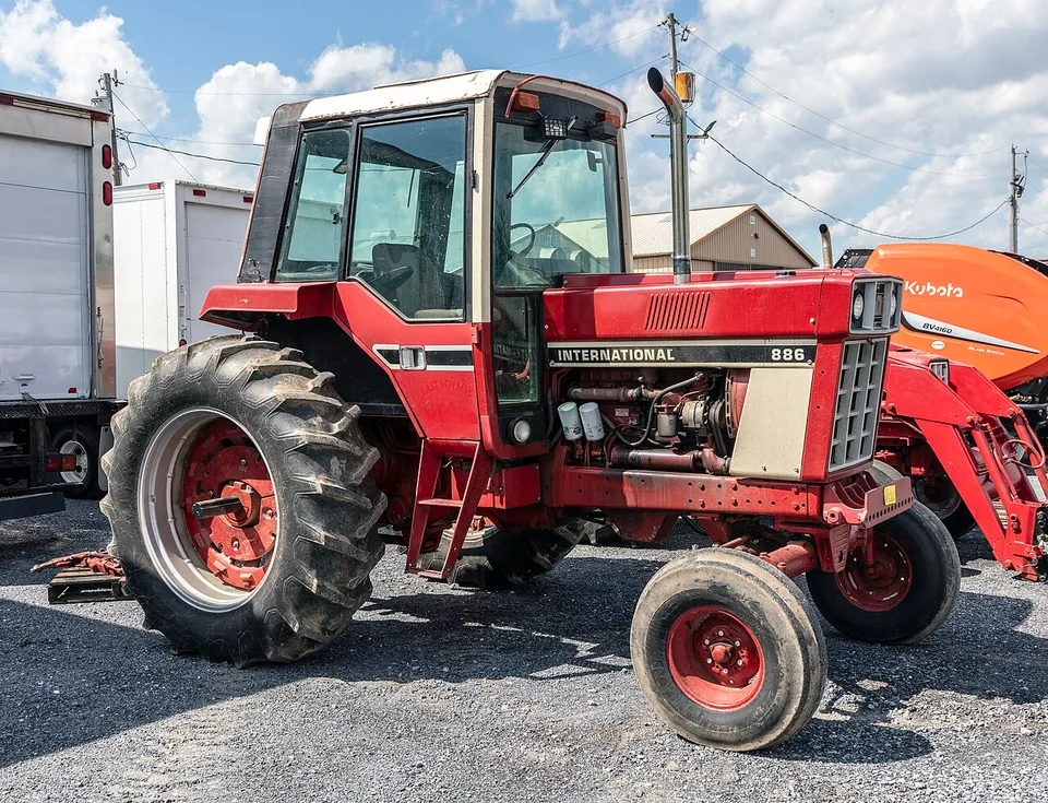 International Harvester 886 tractor