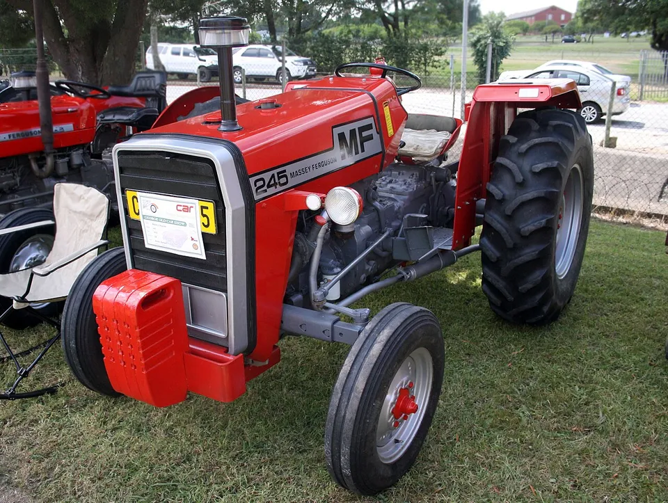 Massey Ferguson MF 245 tractor