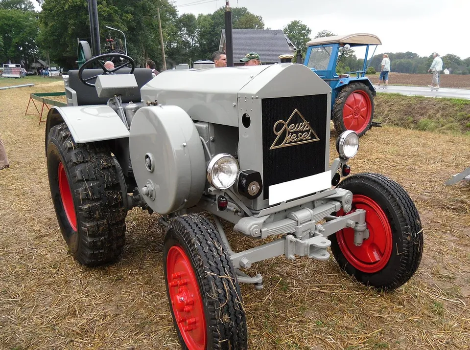 Deutz MTZ 220 tractor