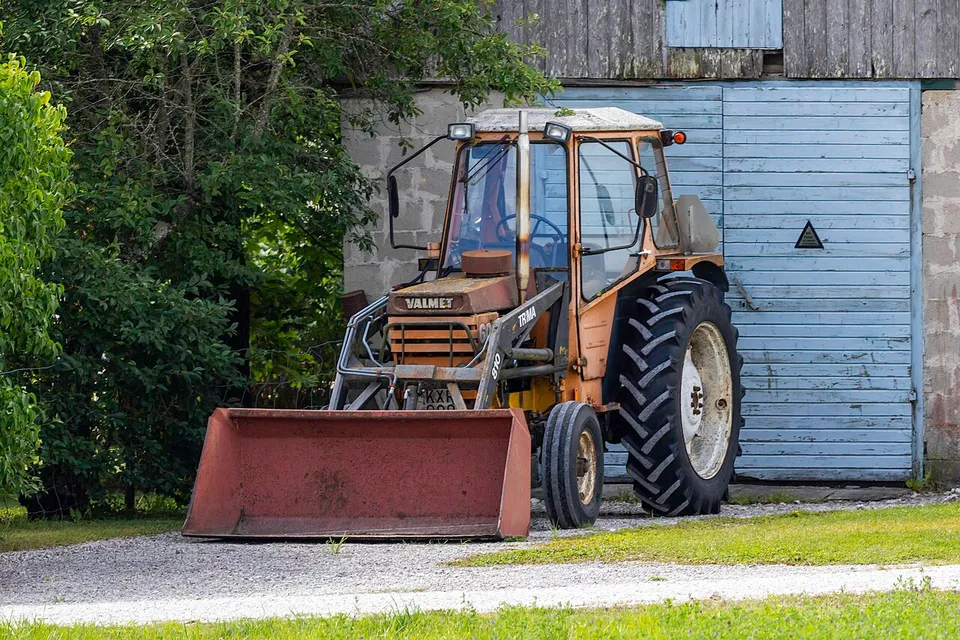 VALMET 602 tractor