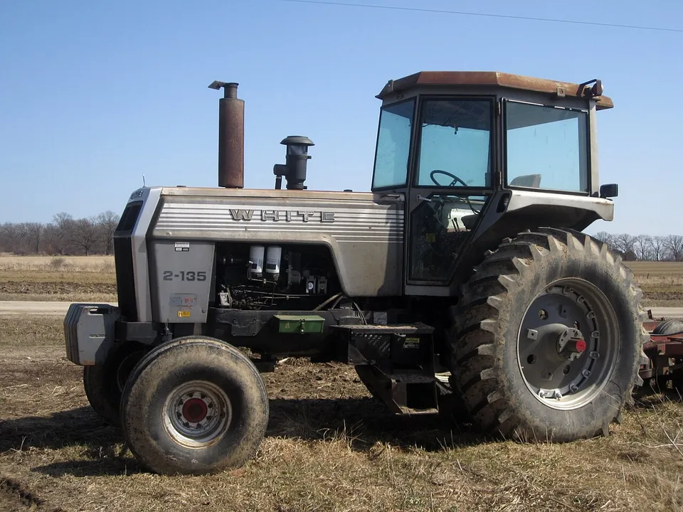 WHITE 2-135 tractor