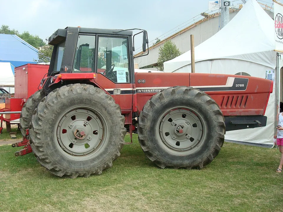 International Harvester 3788 tractor