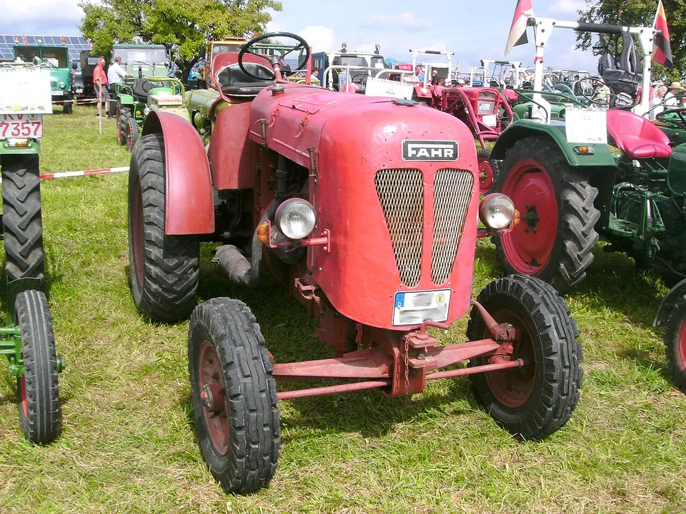 Fahr D 28 tractor