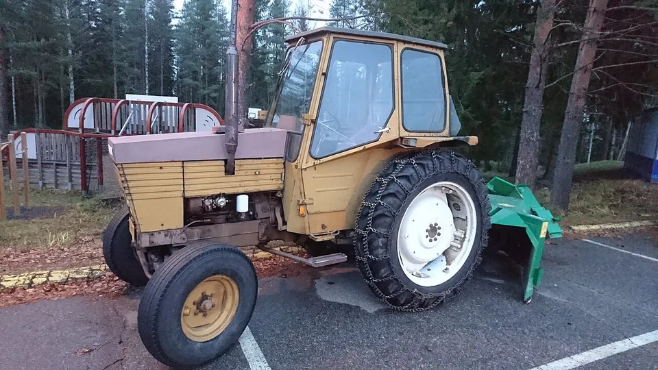 VALMET 502 tractor