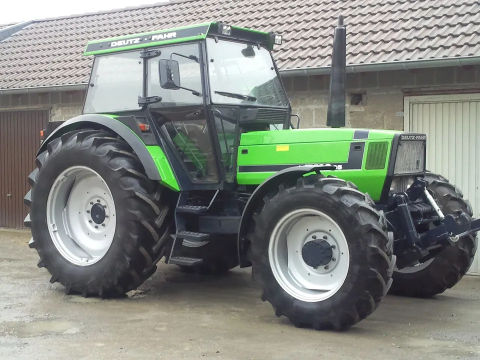 Deutz-Fahr DX 6.05 tractor