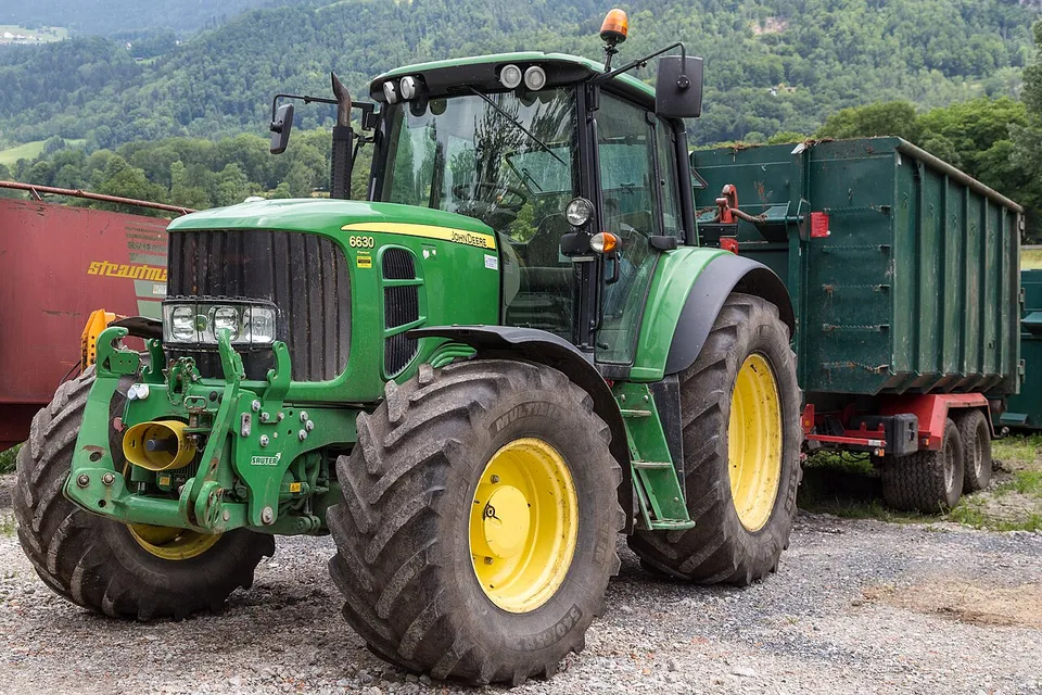 John Deere 6630 tractor