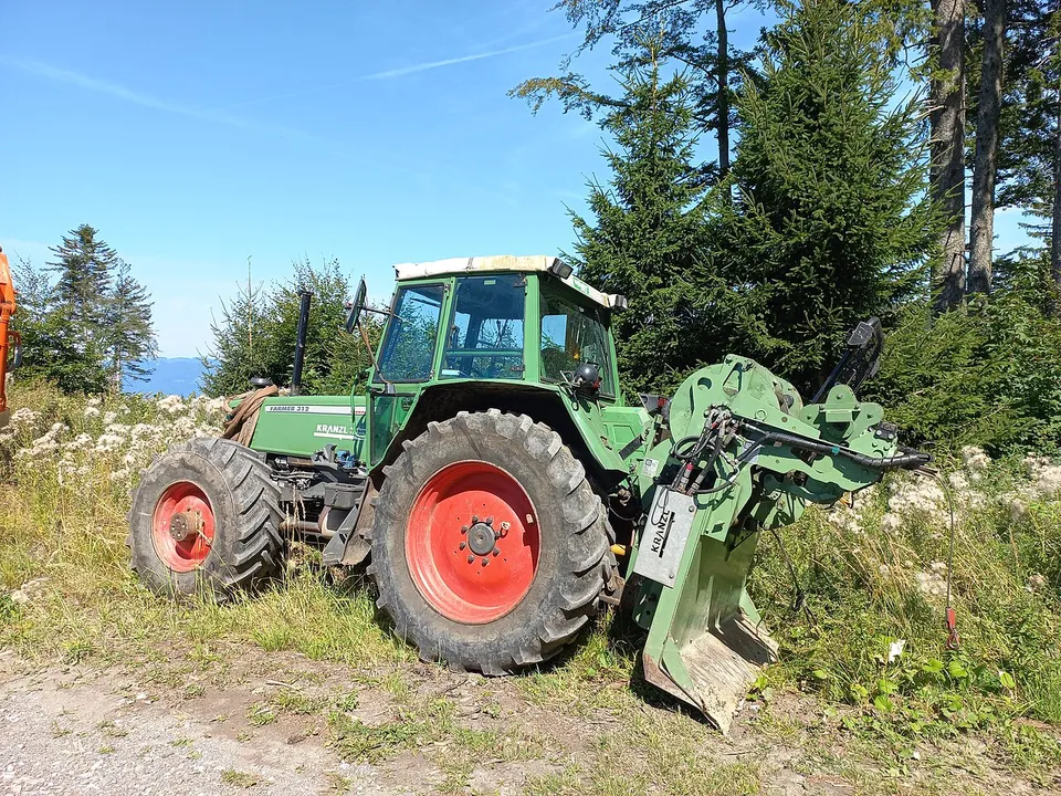 Fendt Farmer 312 tractor