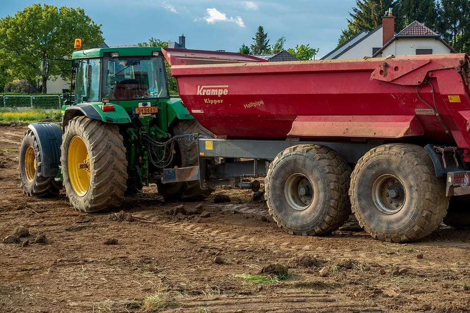 John Deere 7810 tractor