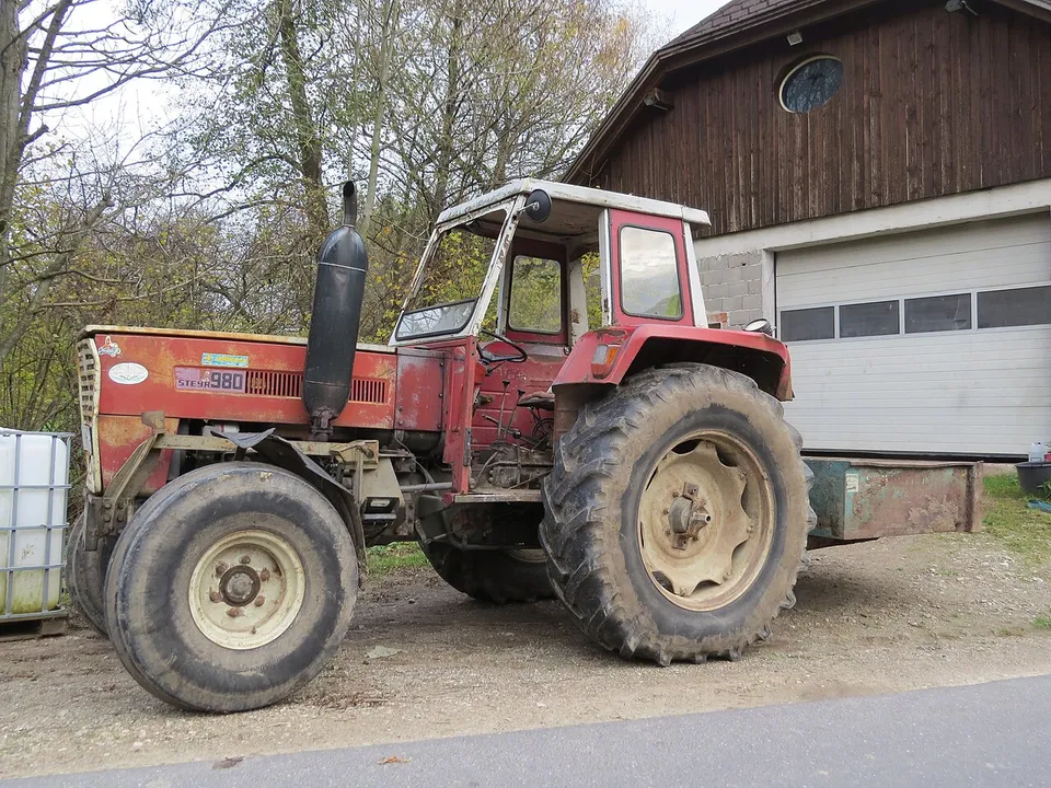 Steyr 980 tractor