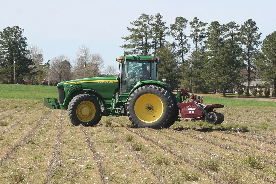 John Deere 8320 tractor