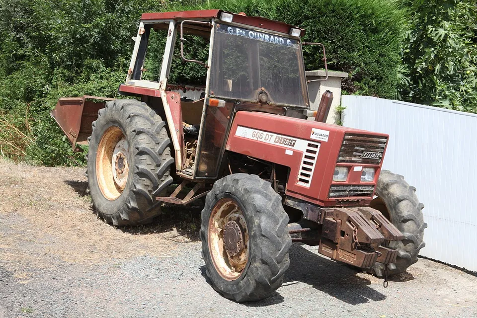 Fiat 666 (DT) tractor