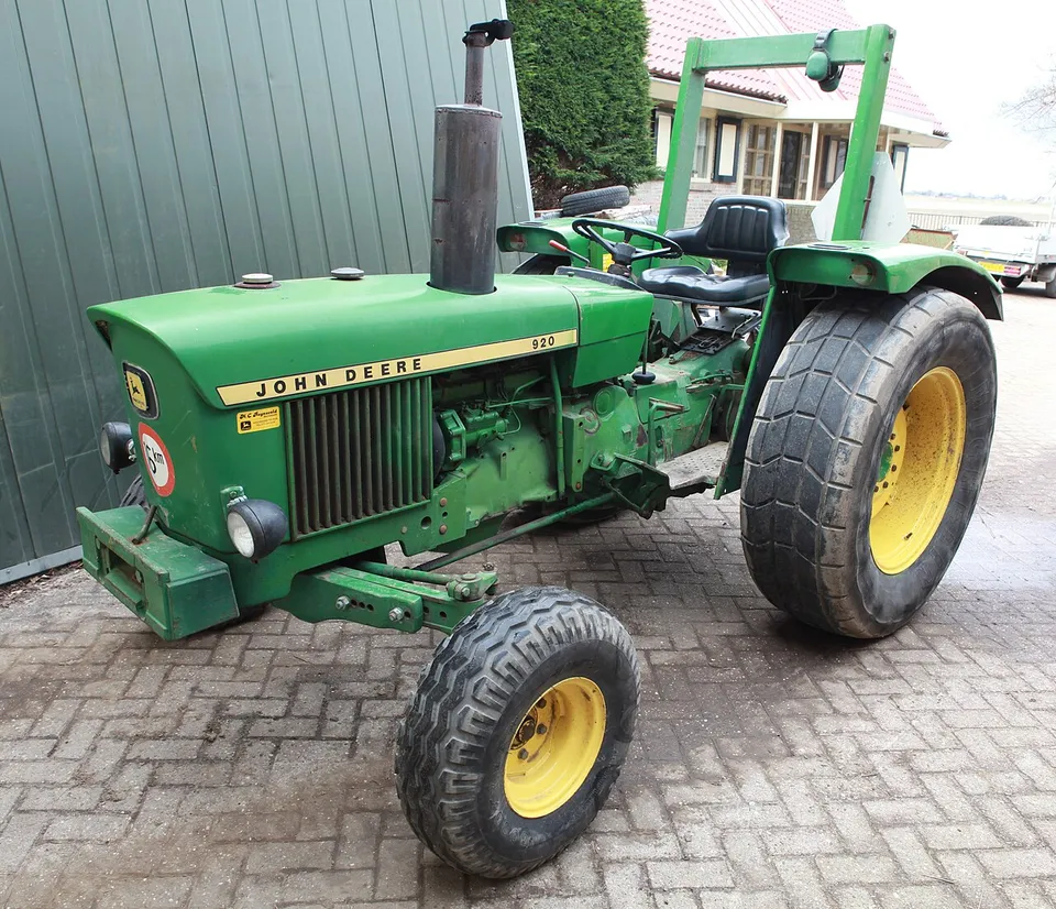 John Deere 920 tractor