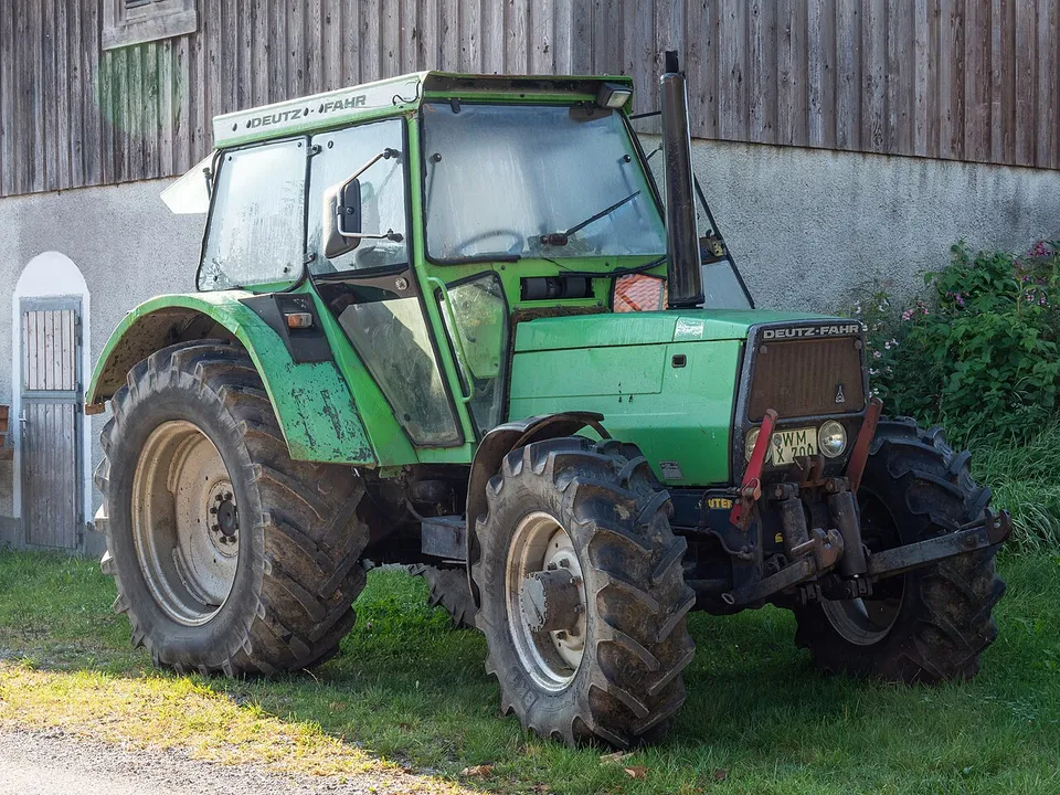 Deutz-Fahr DX 4.30 tractor