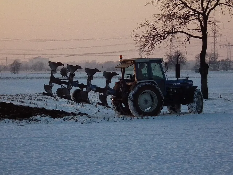 Ford 7810 tractor