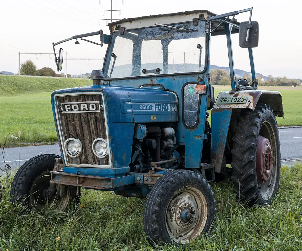 Ford 2600 tractor