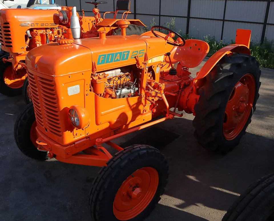 Fiat 25 R tractor