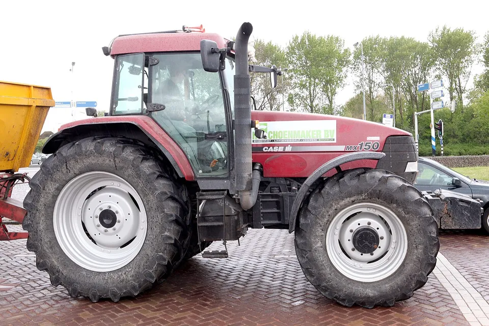 Case-IH MX 150 tractor