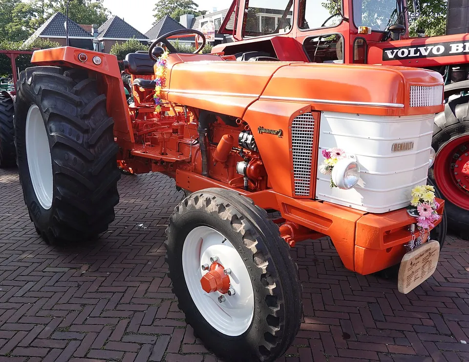 Renault Master 2 tractor