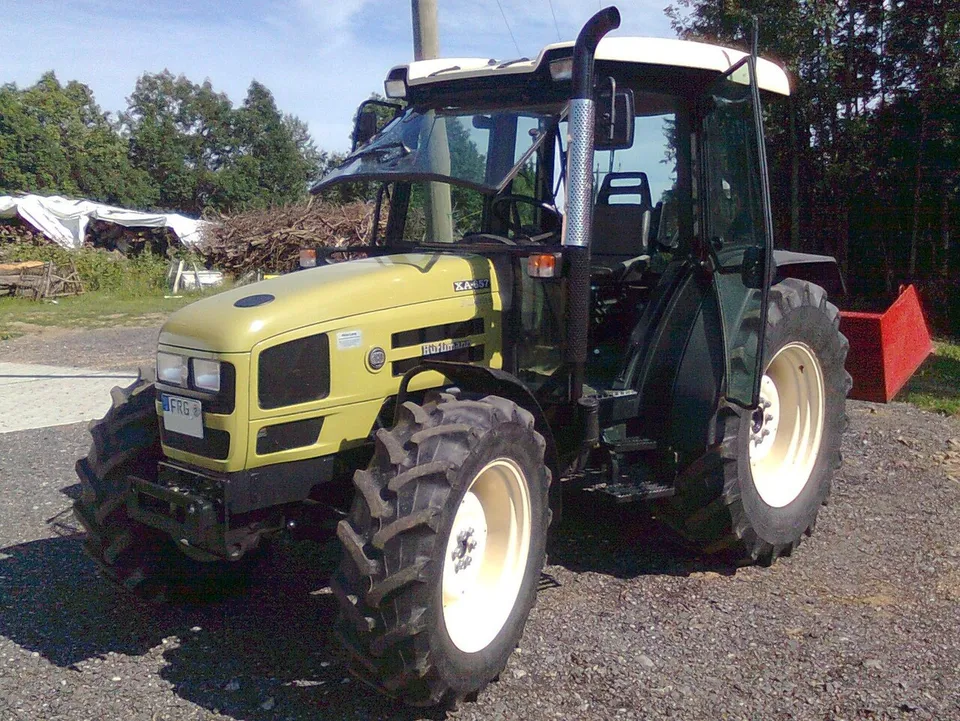 Hürlimann XA 657 tractor