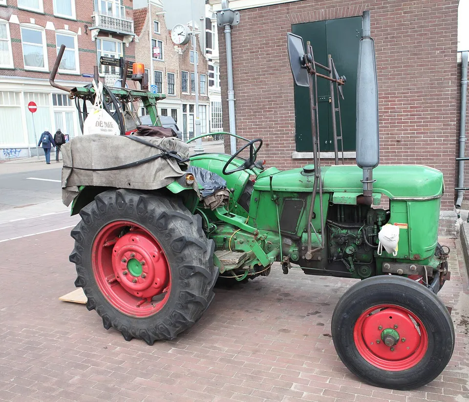 Deutz D 25 tractor