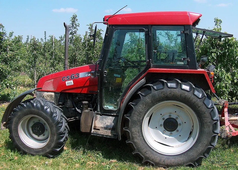 Case-IH CS-63 tractor