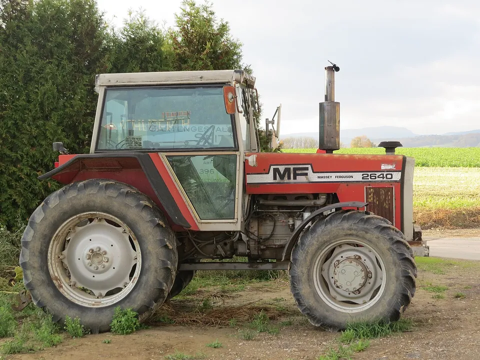 Massey Ferguson MF 2640 tractor