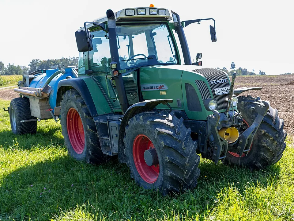 Fendt Farmer 410 Vario tractor