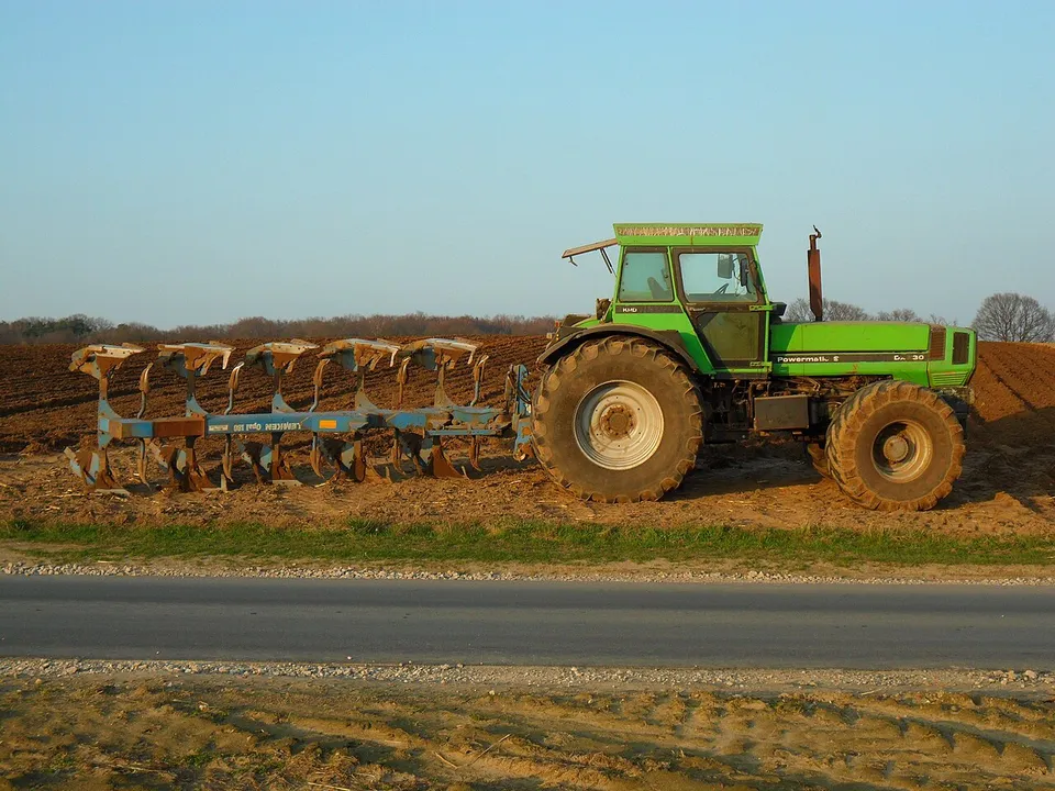 Deutz-Fahr DX 230 tractor