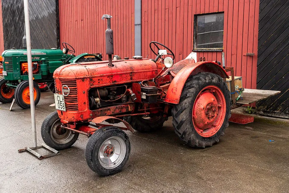 Volvo T-22 tractor