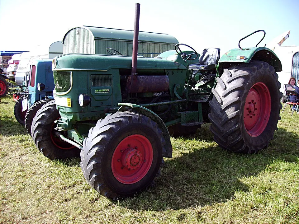 Deutz D 9005 tractor