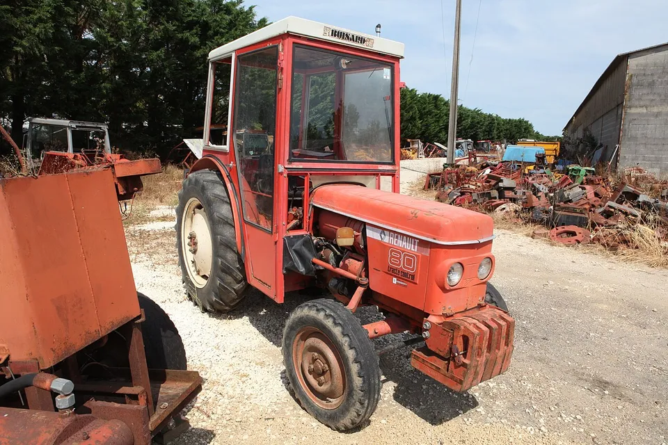 Renault 80 tractor