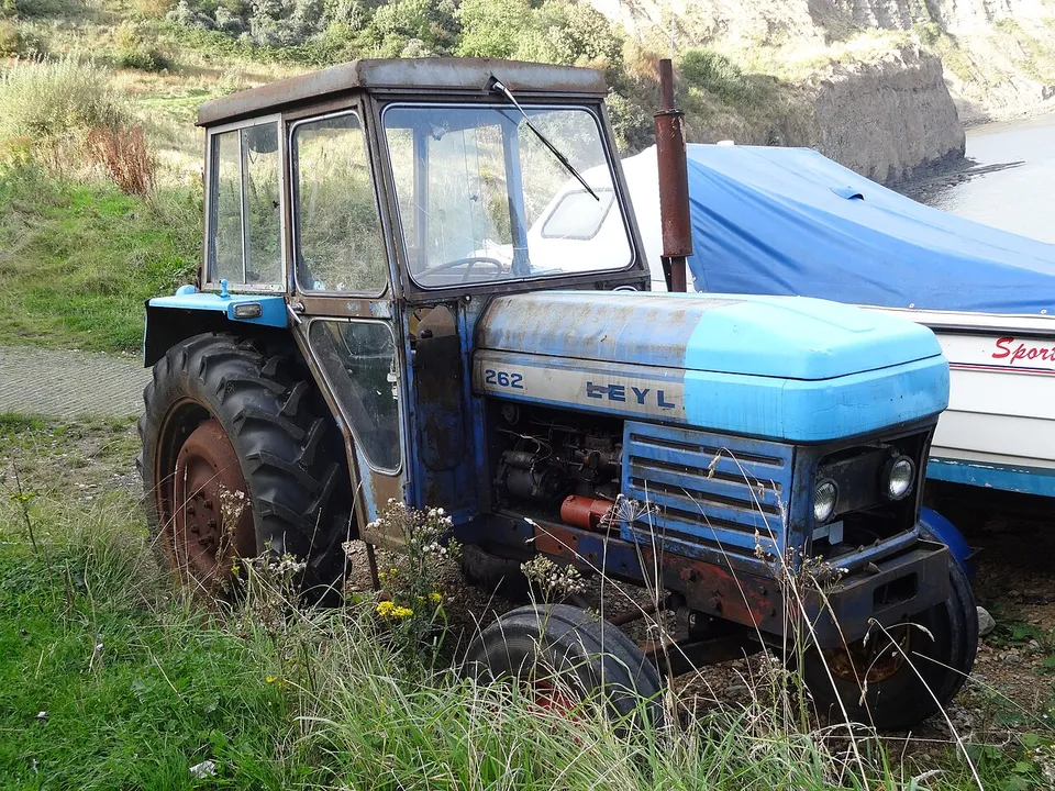 Leyland 262 tractor
